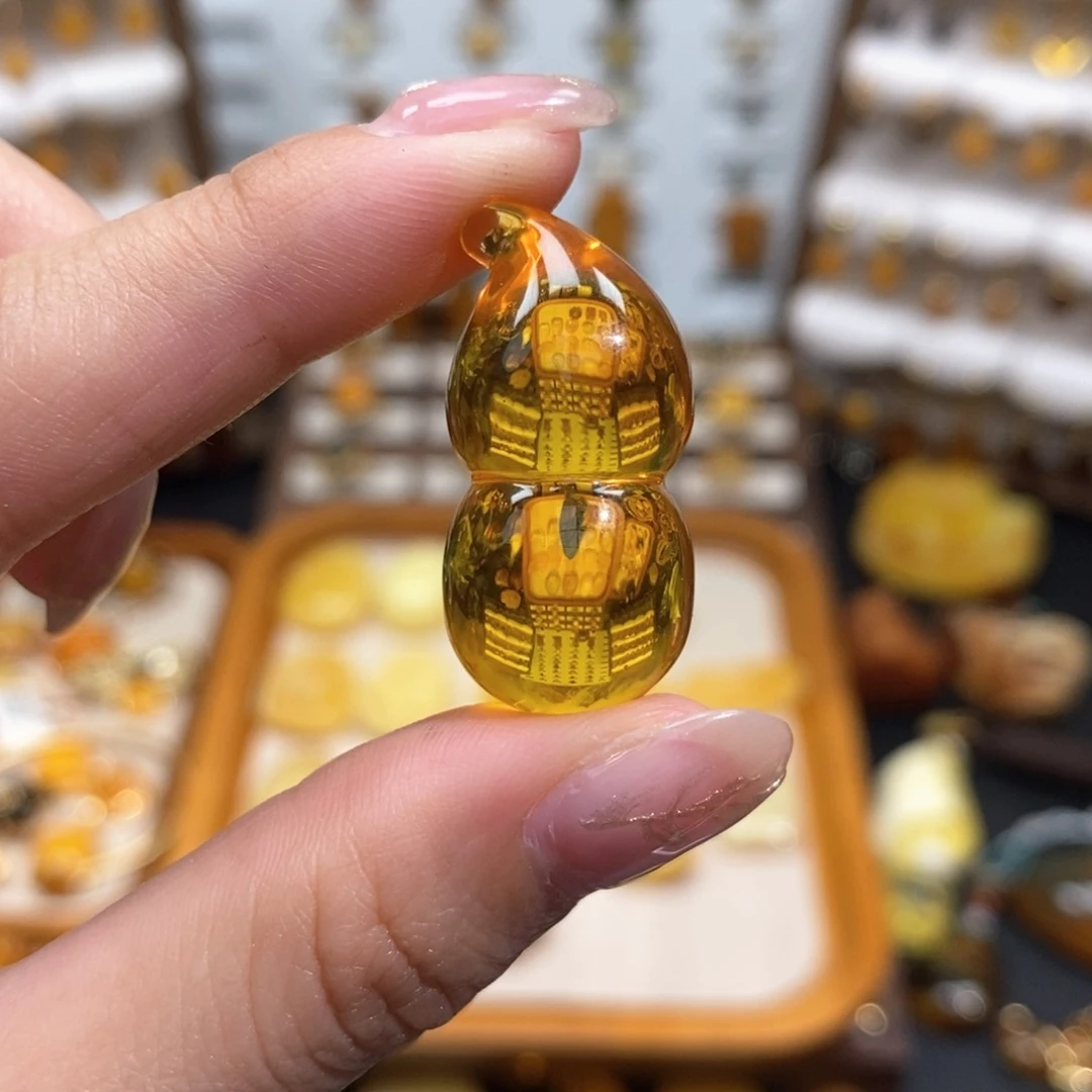 琥珀裸石未镶嵌成品