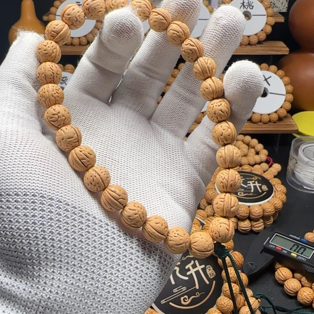 王***跑天花板桃核手持（典藏级）