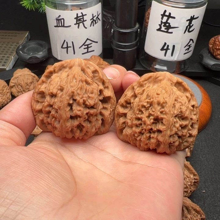 吊坠文玩核桃三角疆45全品