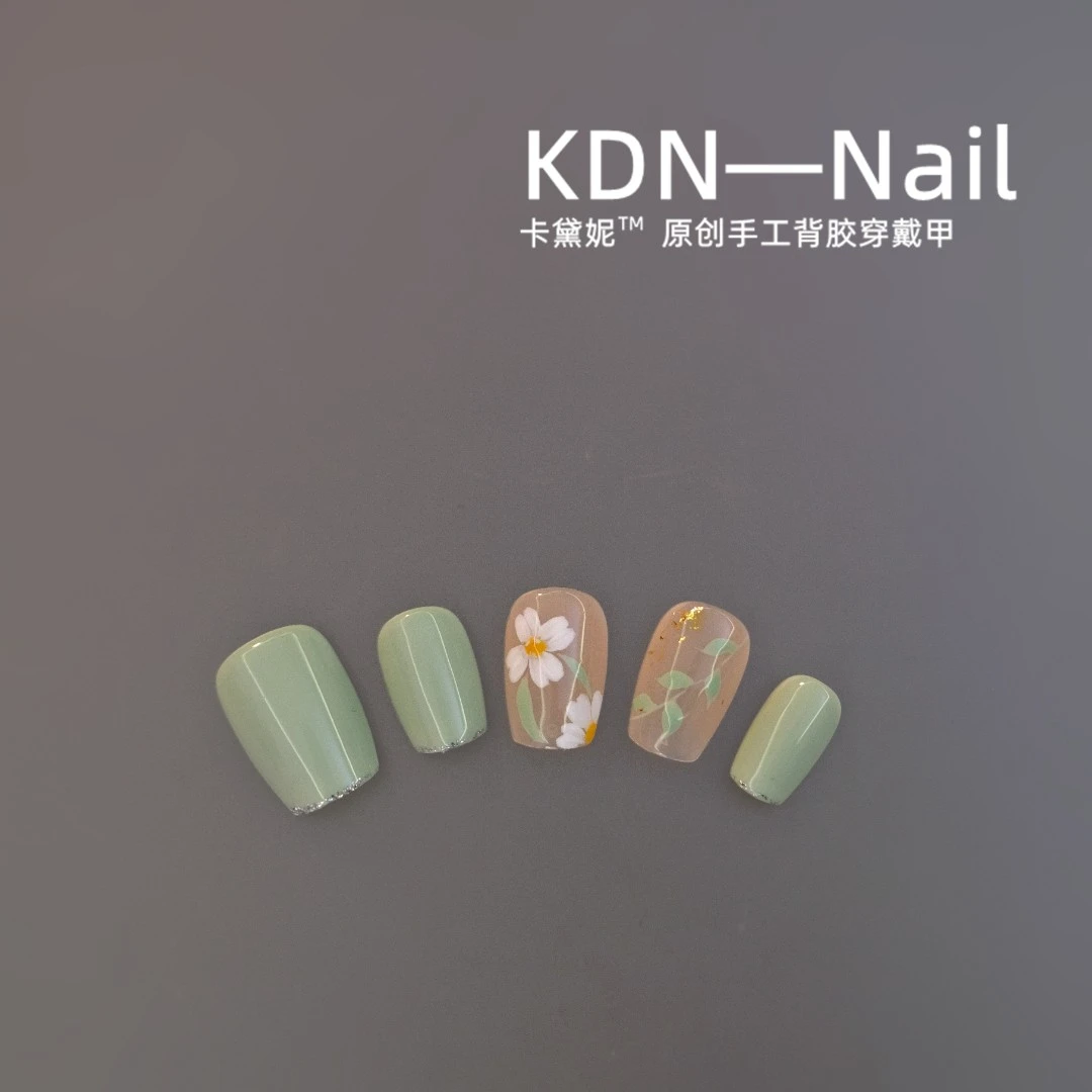 现货【盛夏果实】新短方/中长方 牛油果绿手绘小花显白手工穿戴甲