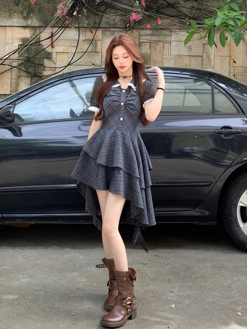 2025夏季甜美减龄娃娃领短袖连衣裙女ootd不规则收腰显瘦连衣短裙