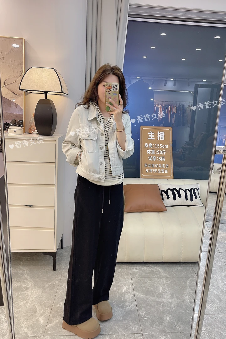 春季新款小个子2025年流行色时尚翻领洋气牛仔外套