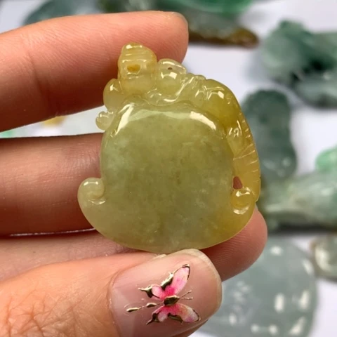 翡翠颈饰未镶嵌翡翠