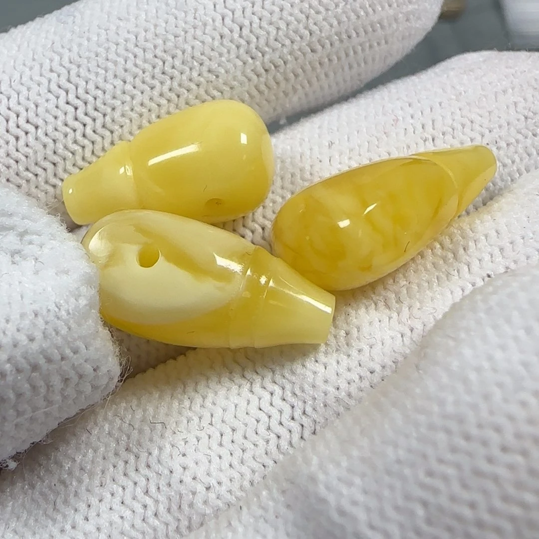 琥珀颈饰未镶嵌无*忧三个三通一起