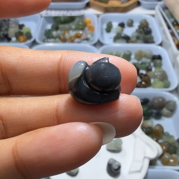 白***猪未镶嵌和田玉珠宝半成品