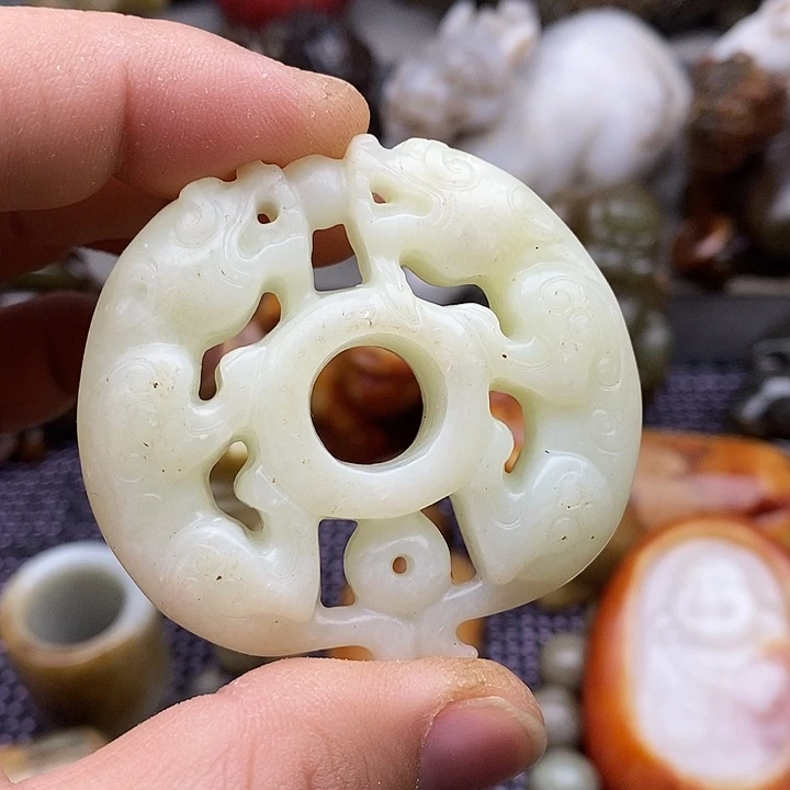 未镶嵌蛇纹石玉颈饰