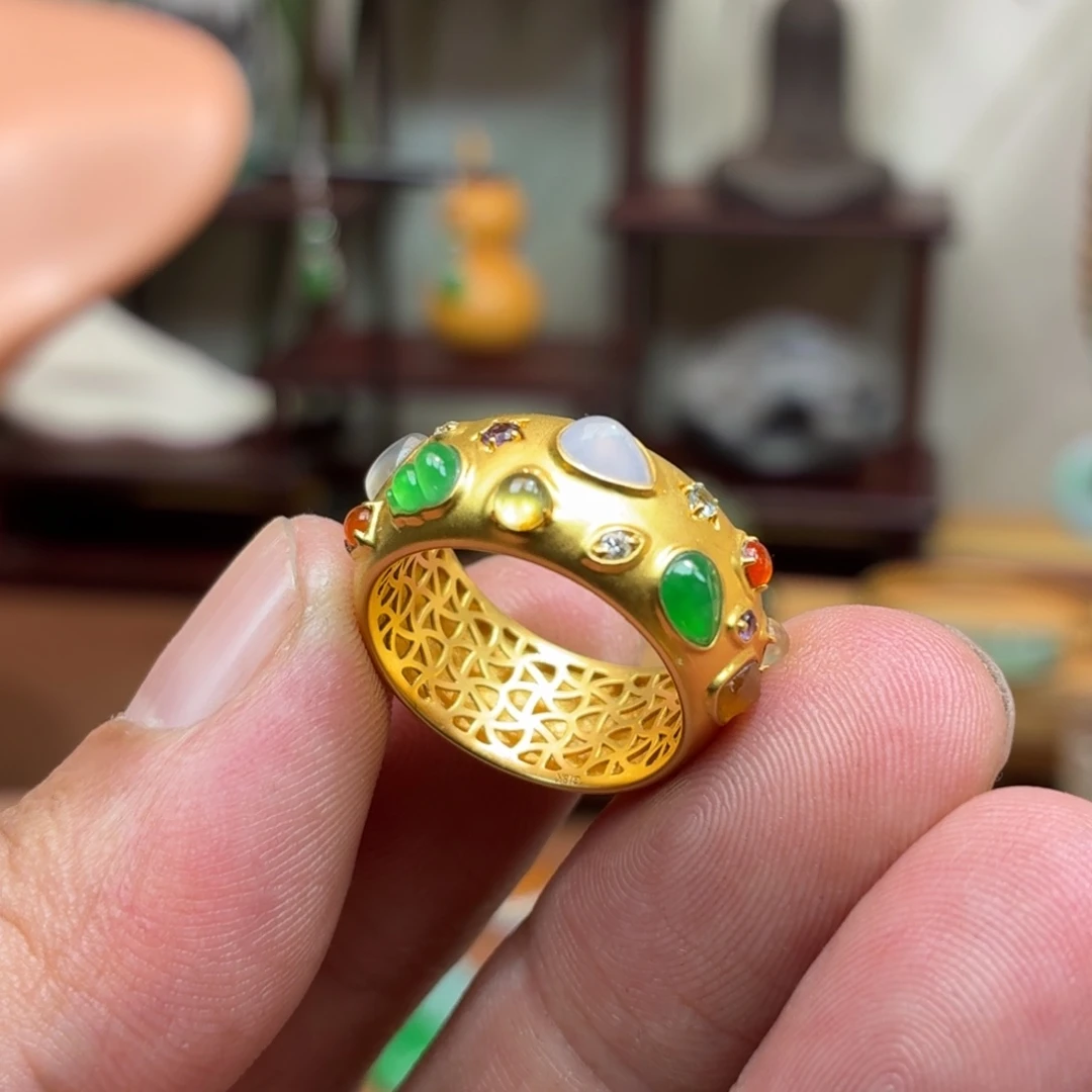 翡翠18K金镶嵌戒指