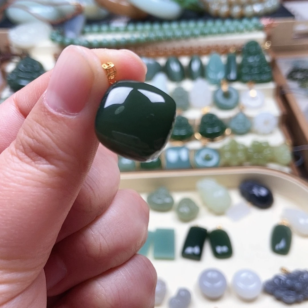 吊坠(不含链)18K金镶嵌和田玉