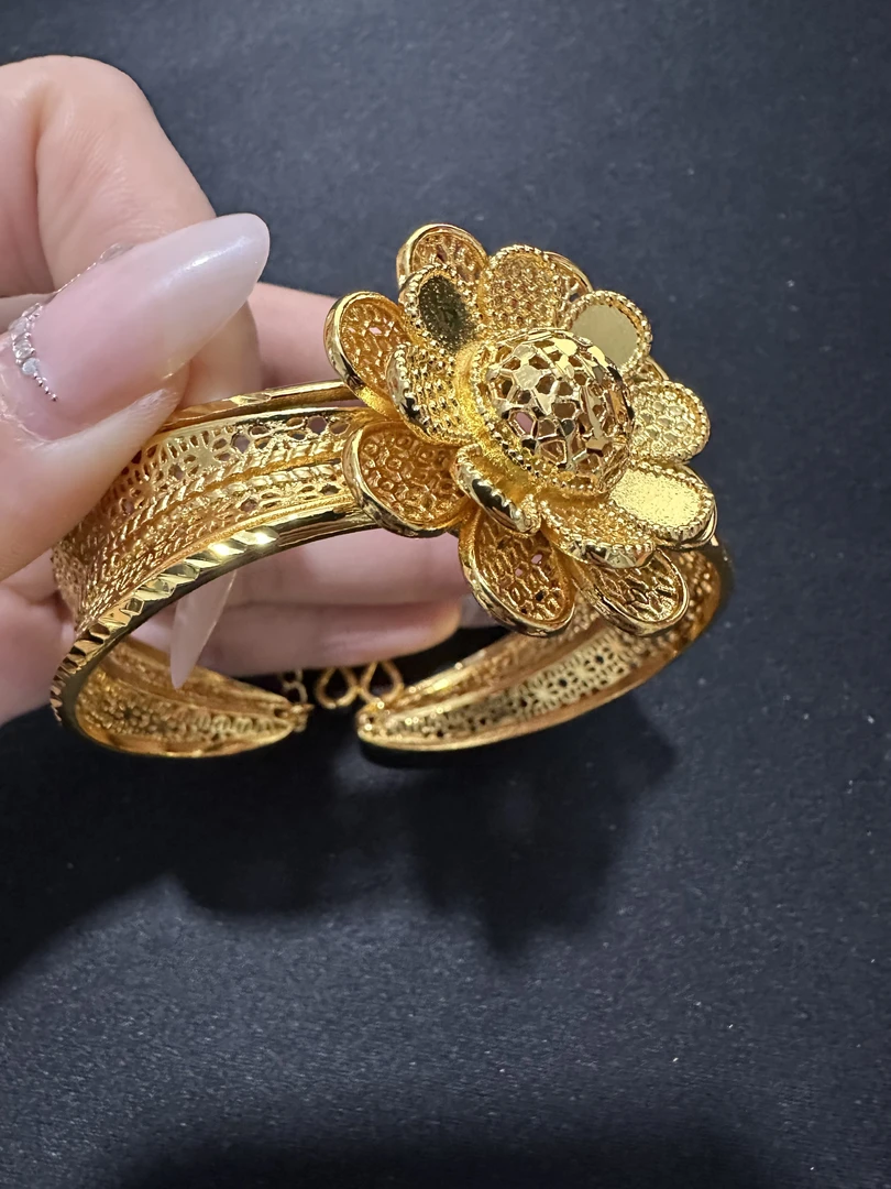 S076-精工花花手镯