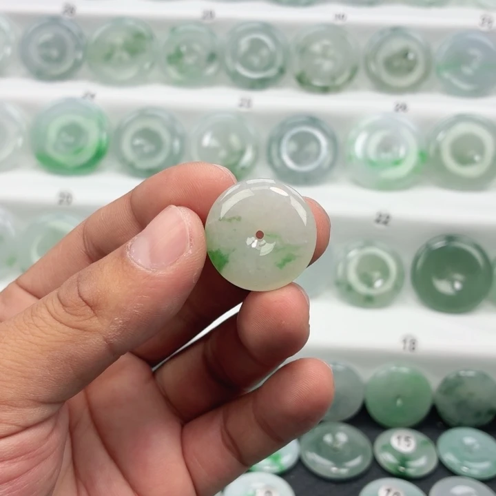 翡翠未镶嵌颈饰缅甸天然A货翡翠25-6.3