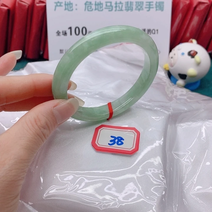 翡翠手镯未镶嵌寓38888888