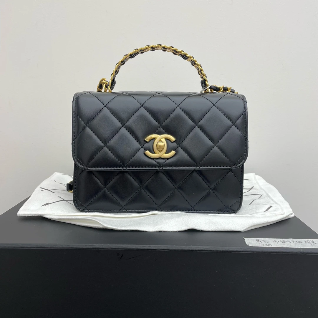 99新 Chanel/香奈儿 23p 镂空手柄邮差：配件：盒子 尘袋