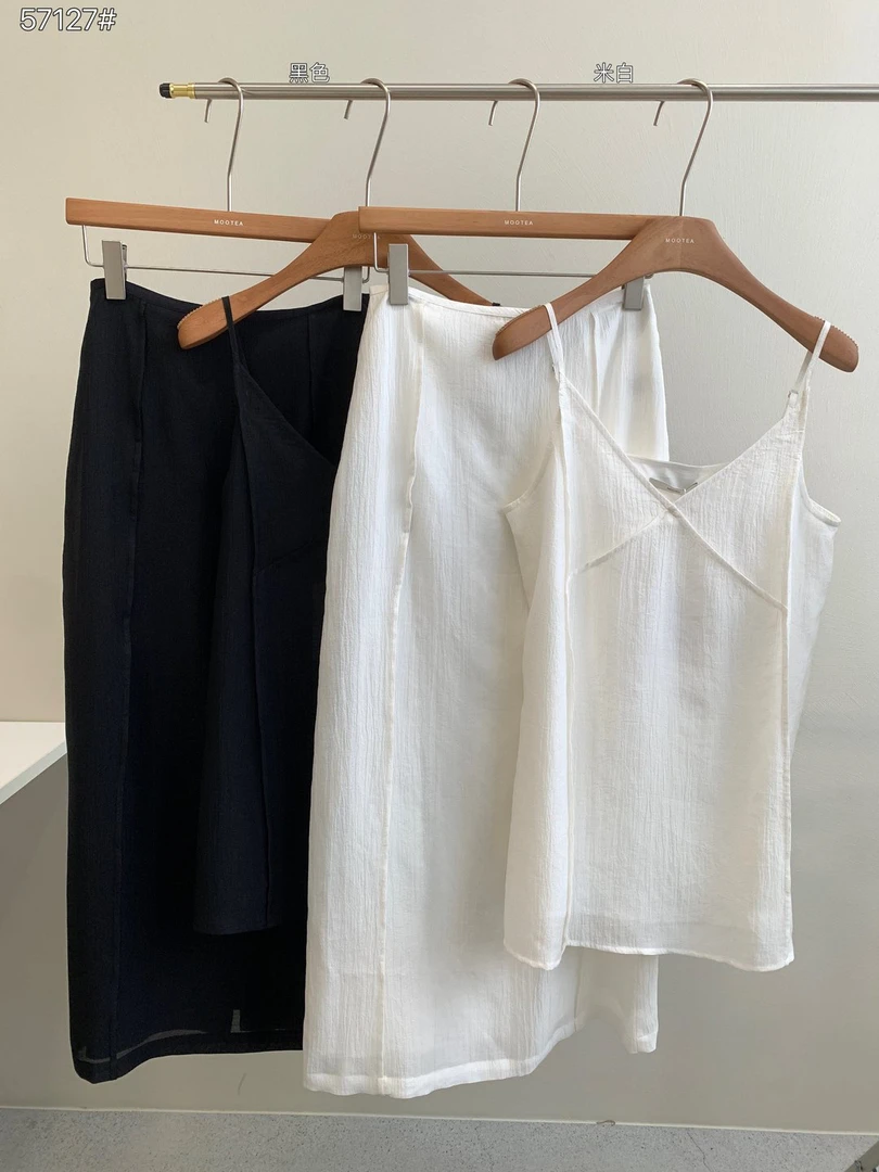 恩熙·韩系设计感吊带裙子两件套套装57127