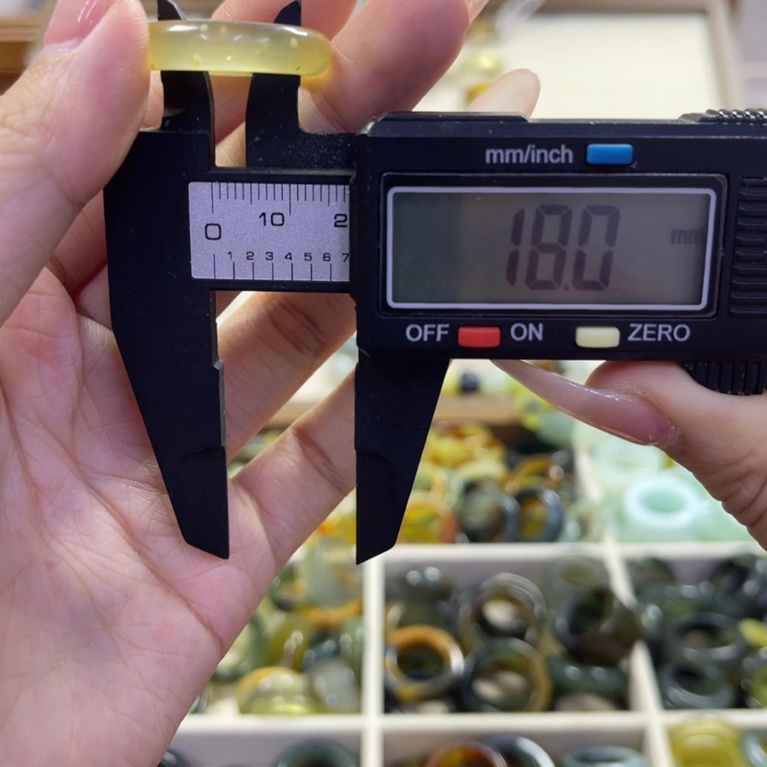 蛇纹石玉未镶嵌手镯76