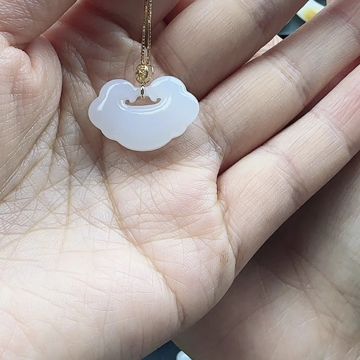 和田玉18K金镶嵌颈饰