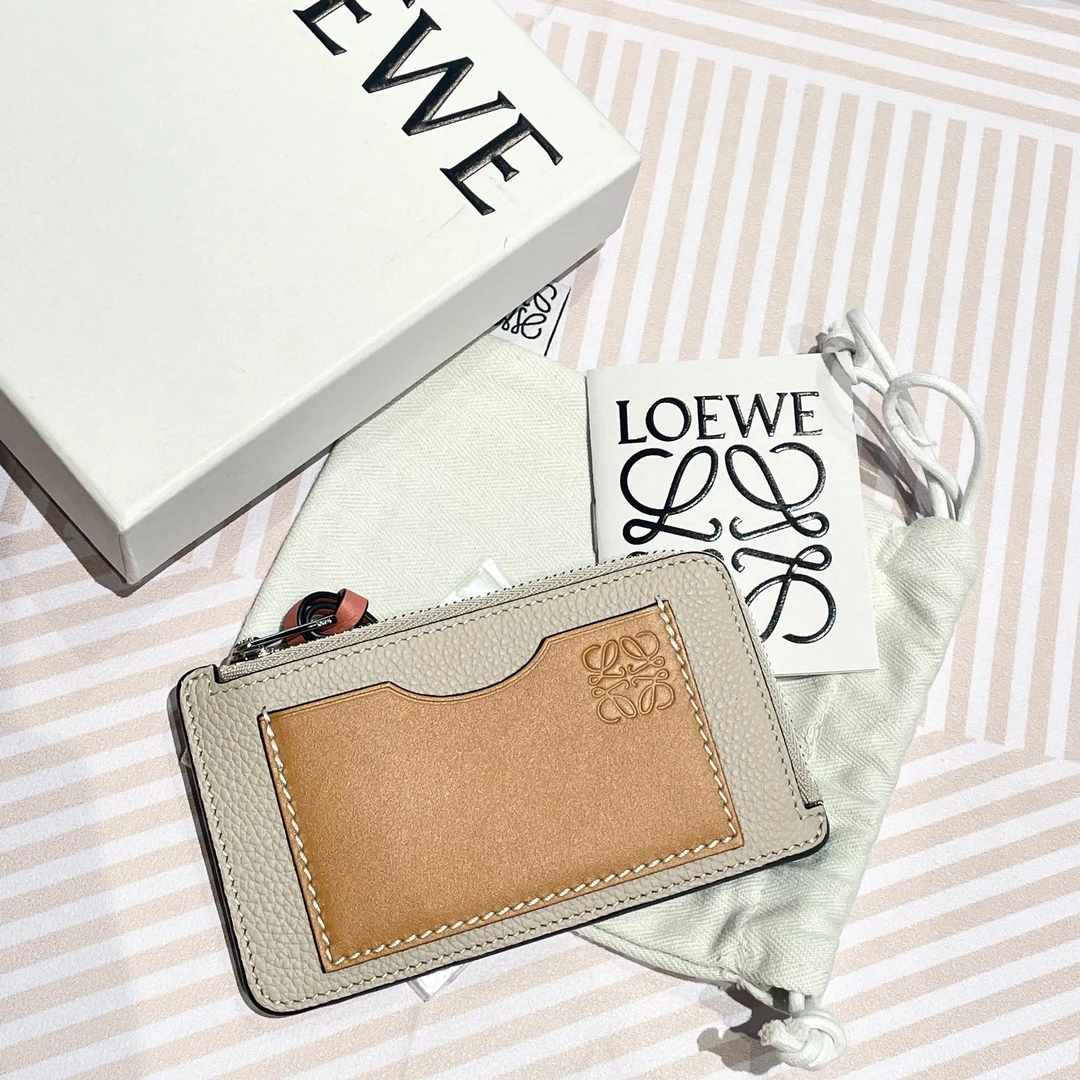 99新 LOEWE/罗意威 7姐专场/沙色单片卡包