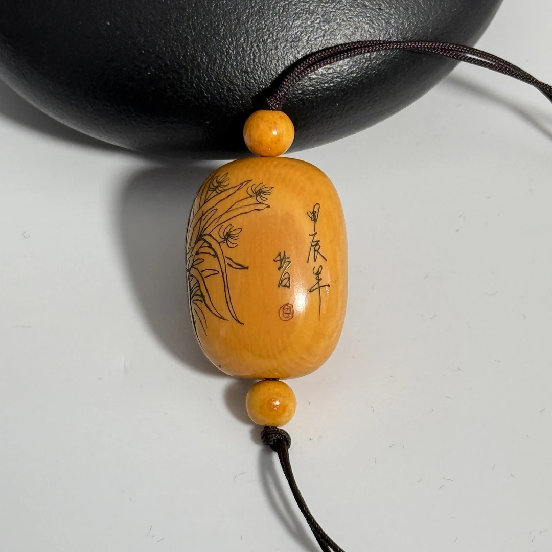 猛犸牙港工回流微刻兰花吊坠28*21*15mm假一罚四X2465