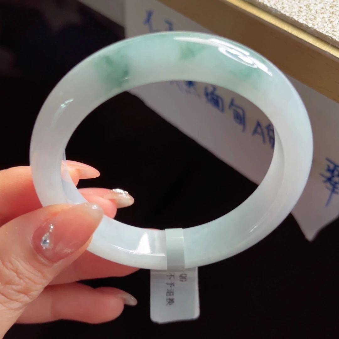 翡翠未镶嵌手镯手镯