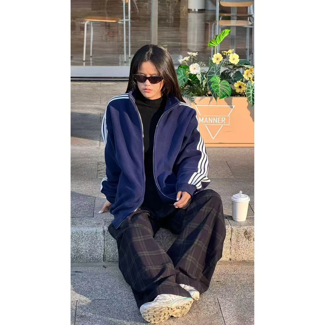 藏青色五条杠摇粒绒立领卫衣秋季条纹撞色夹克痞帅字母刺绣外套