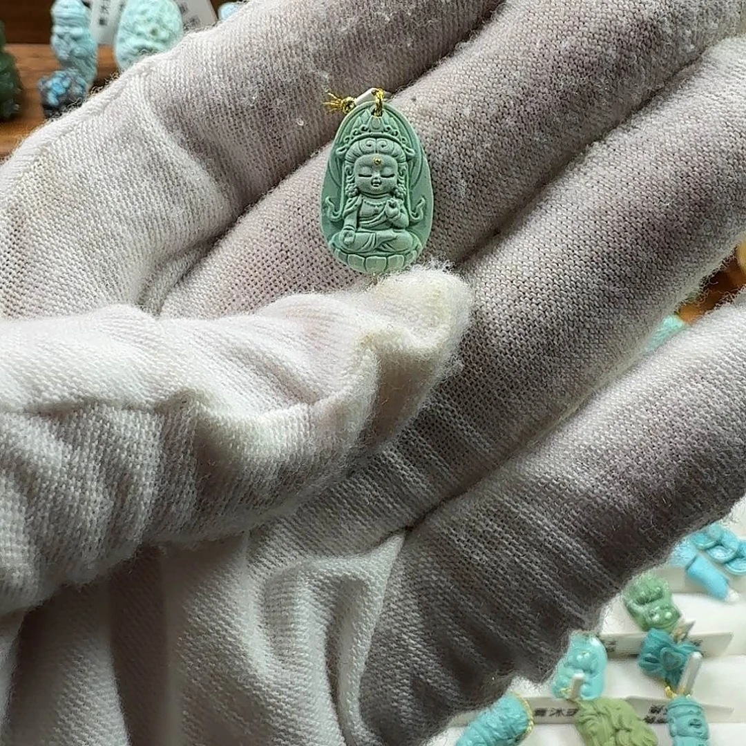 绿松石未镶嵌颈饰观音吊坠