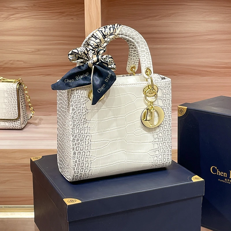 轻奢女包盒子包包2025春季新品时尚百搭单肩斜挎包送丝巾手提包