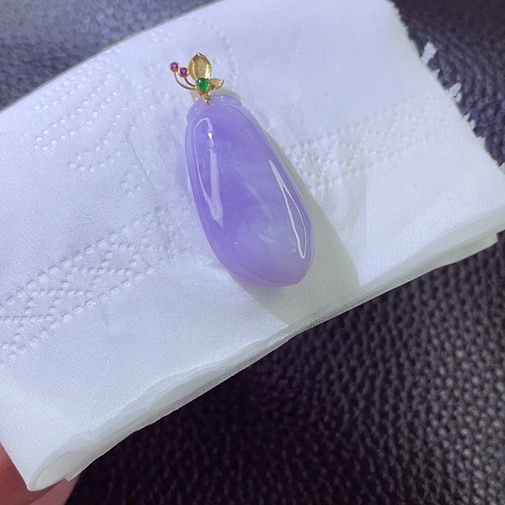 翡翠颈饰18K金镶嵌翡翠