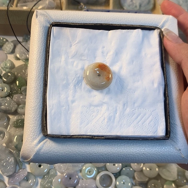 翡翠未镶嵌颈饰缅甸A货翡翠