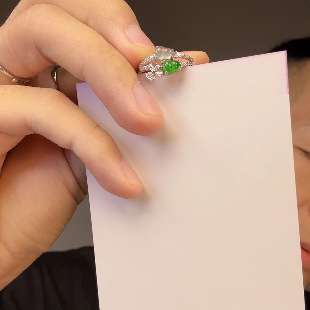 未镶嵌挂件翡翠一件