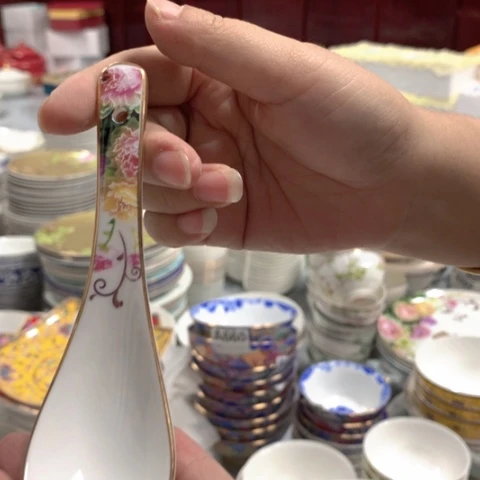 瓷小勺雾里看花10个……………………