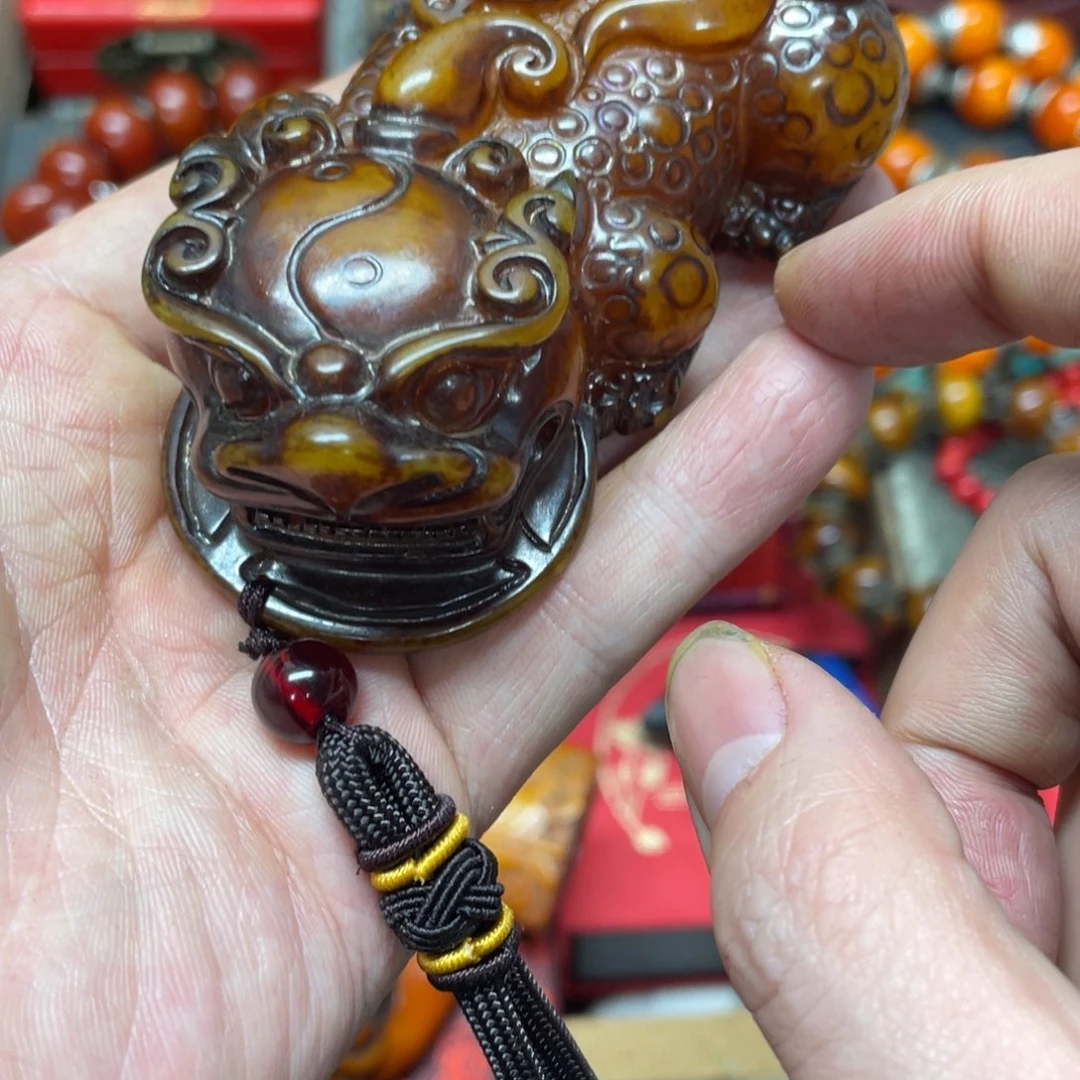 琥珀裸石未镶嵌好物推荐如图所示