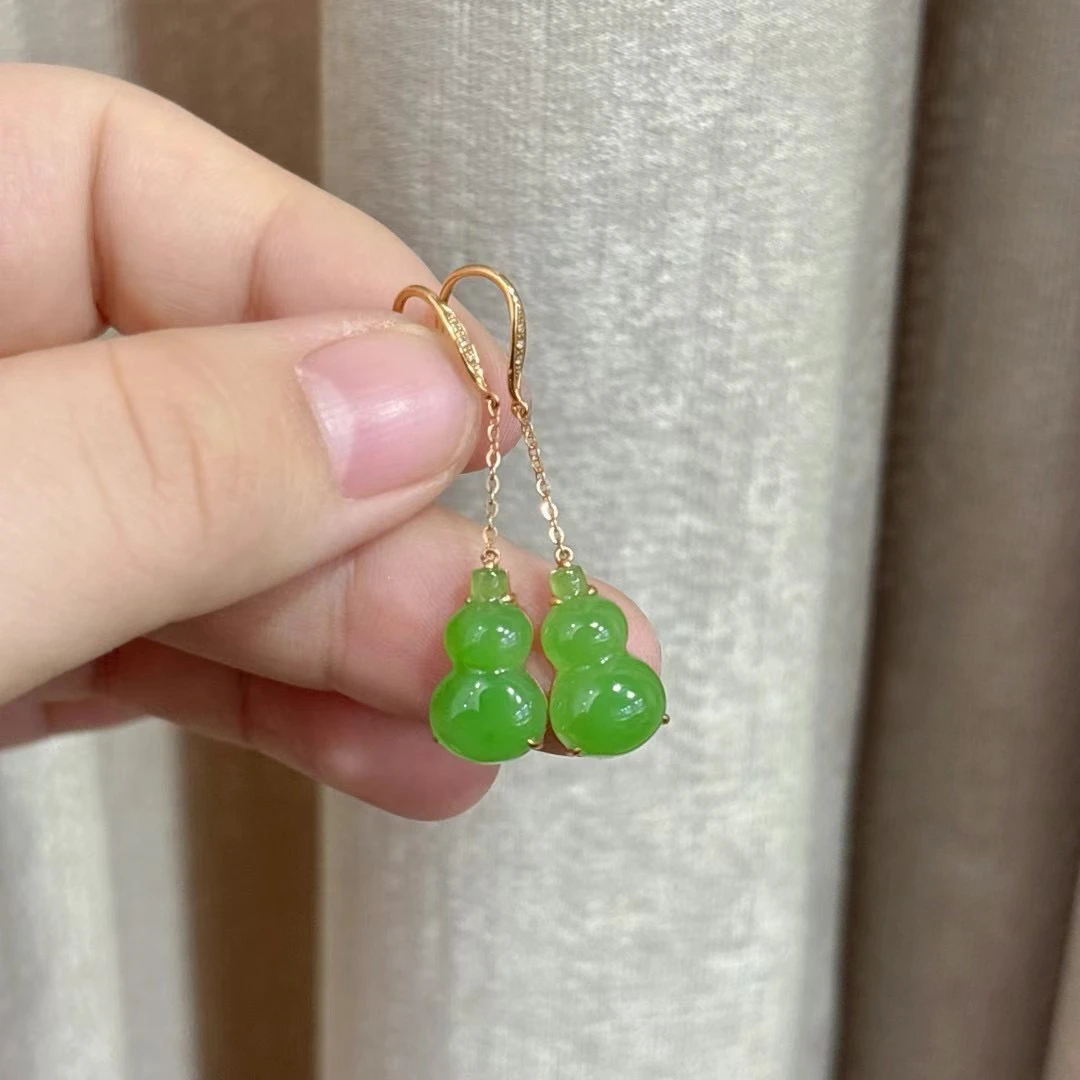 18k金镶碧玉苹果绿耳坠