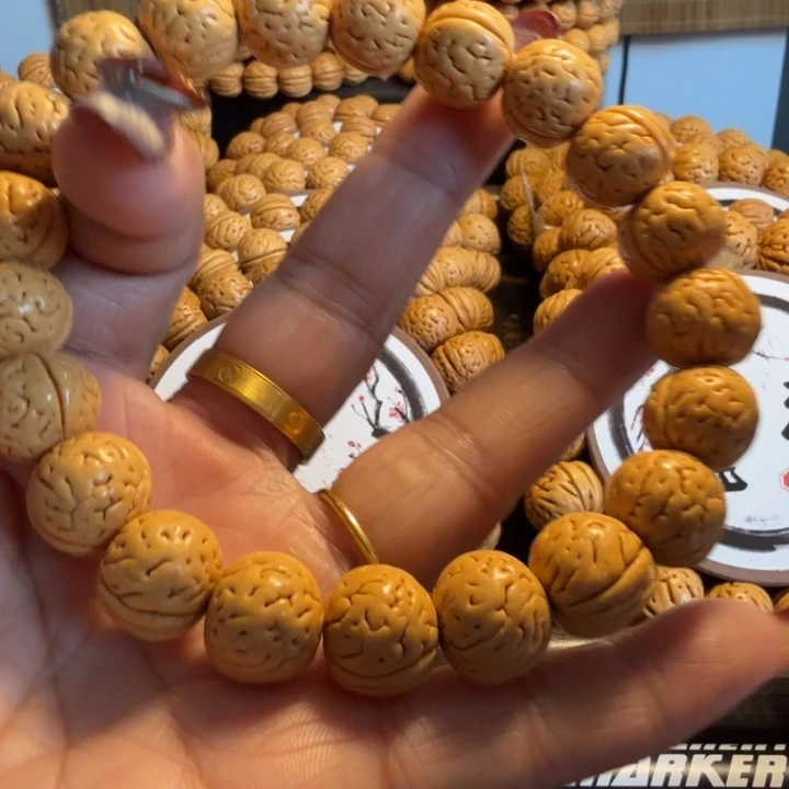 鱼***卂精品文玩盘锦肌肉