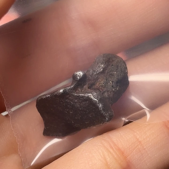 宋***缘花岗石铁合金星星