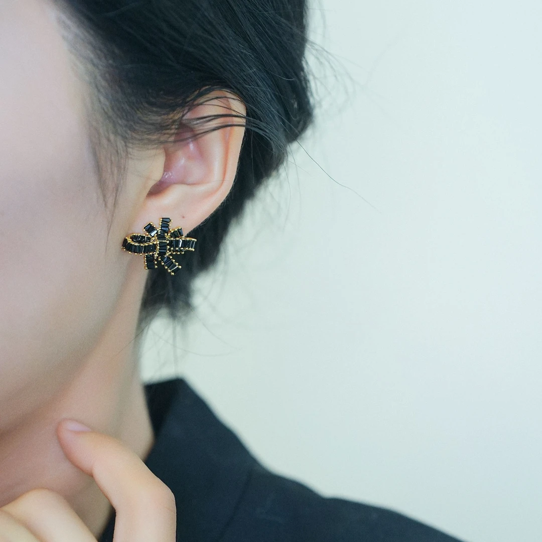 铜合金耳饰 礼物结黑色奢华耳环2025年新款潮气质耳钉女高级感