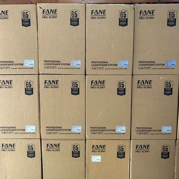 准新品  （包邮）英国芬尼高端系列12寸音响四件套➕悠响点歌机