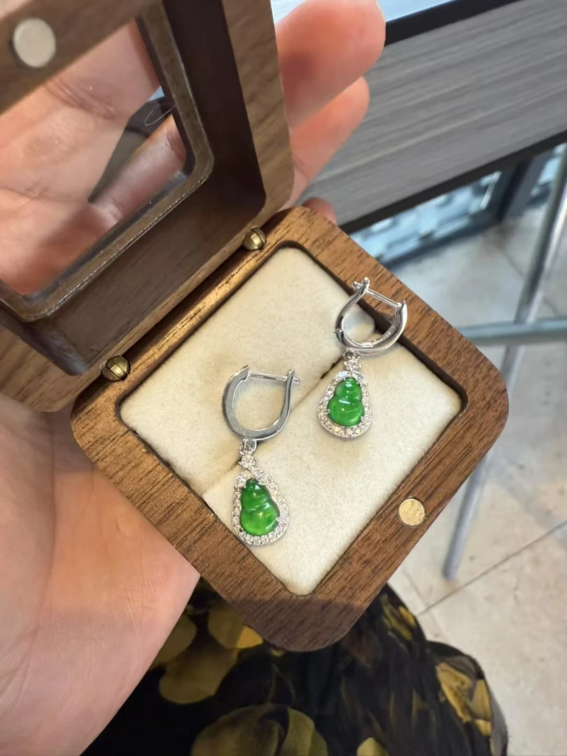 S925银翡翠葫芦耳扣