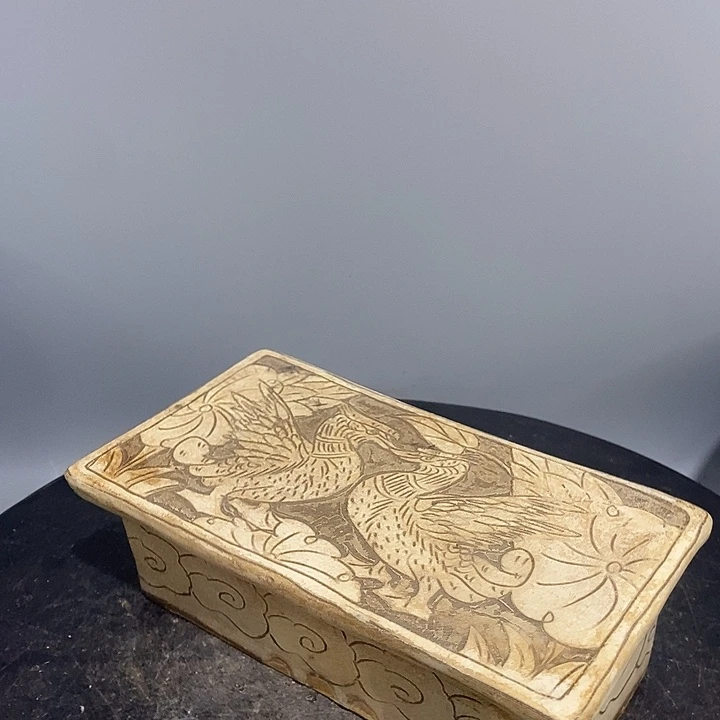 磁州窑瓷枕造型独特