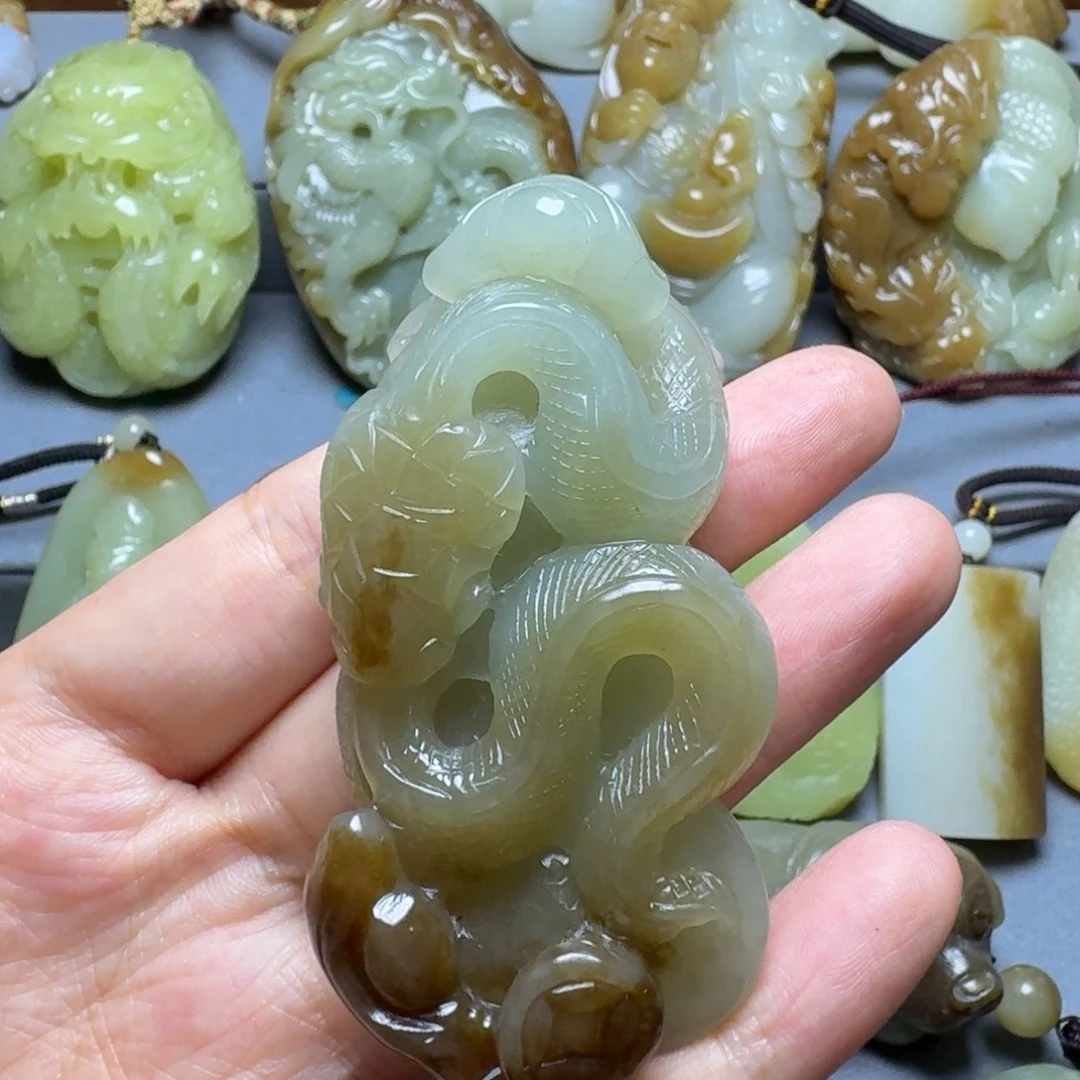 颈饰未镶嵌和田玉