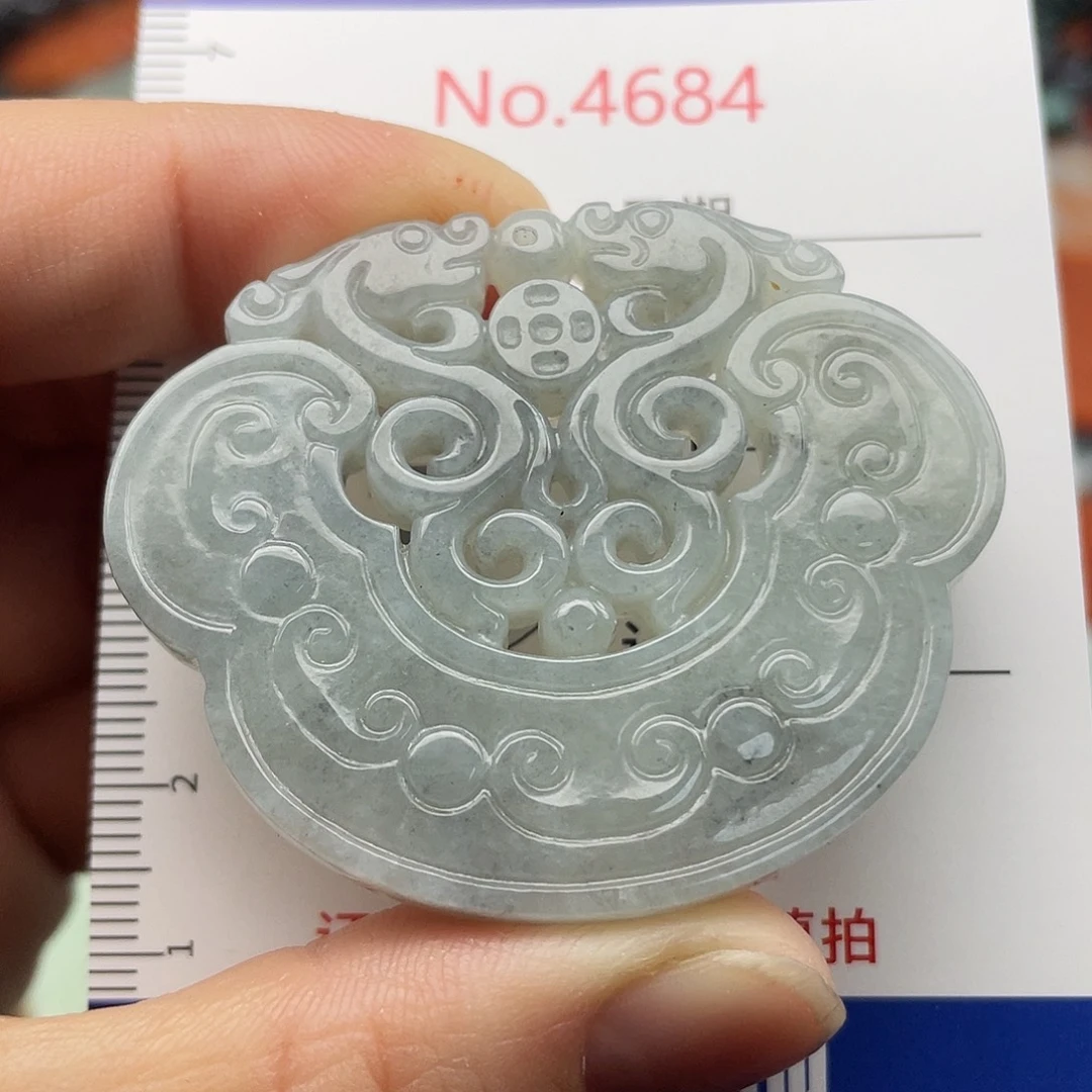 翡翠未镶嵌挂件4684