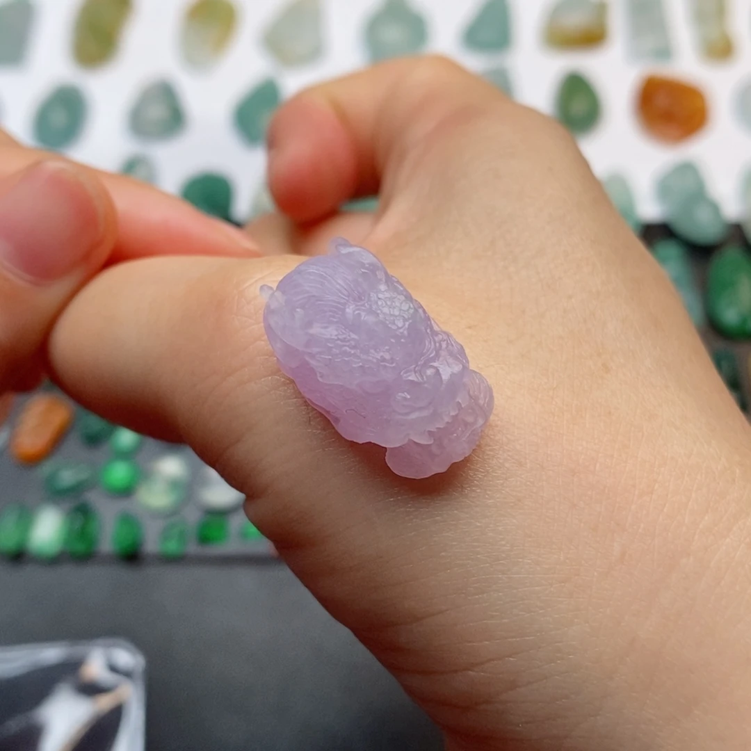 定制翡翠未镶嵌龙头