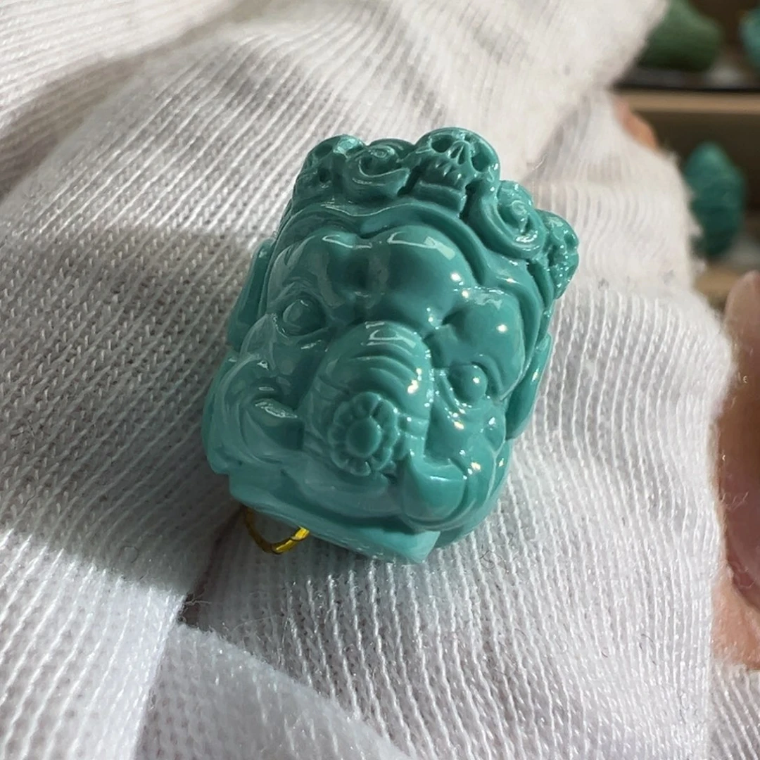 绿松石配饰未镶嵌