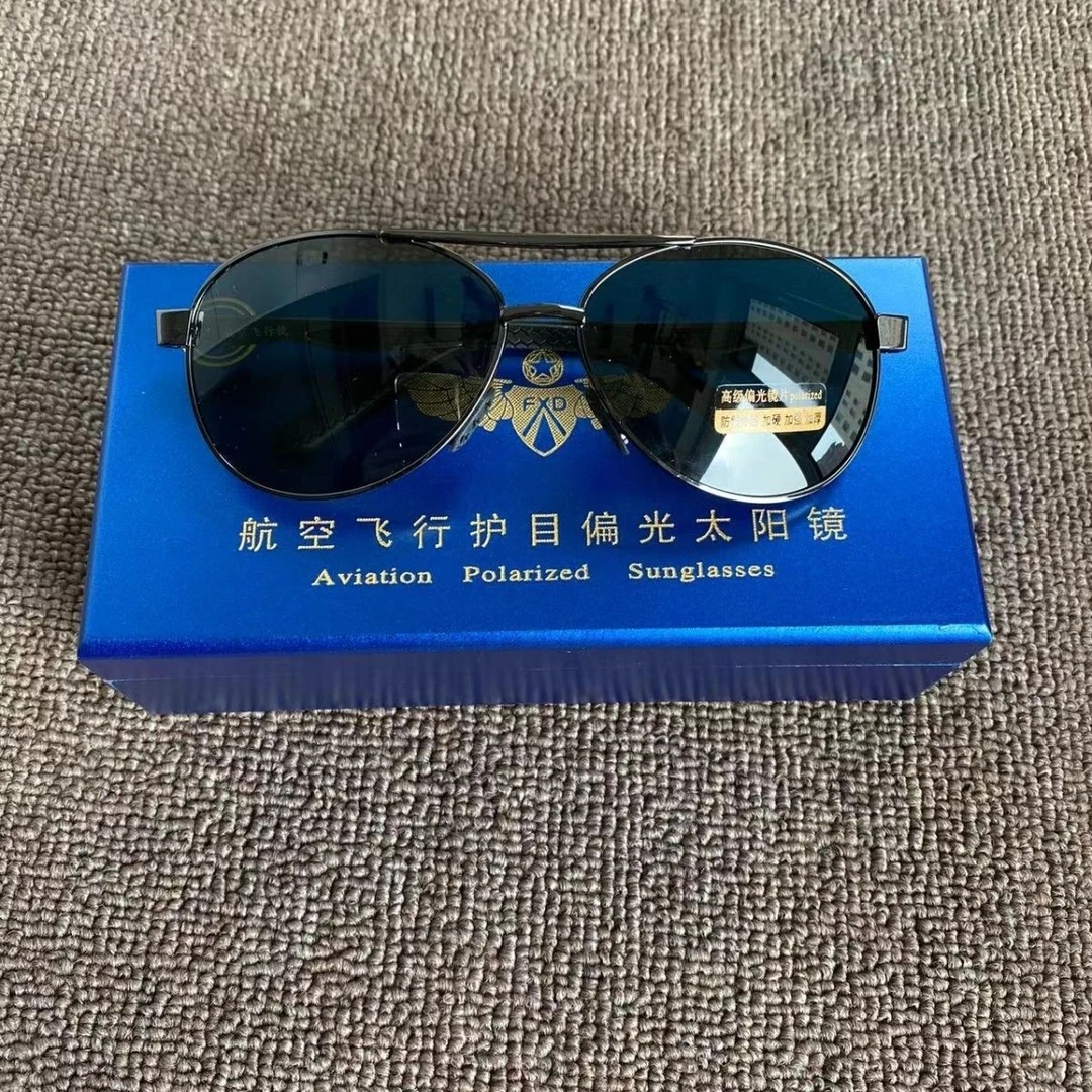 未拆封  新款潮流飞行员偏光墨镜男女同款防紫外线