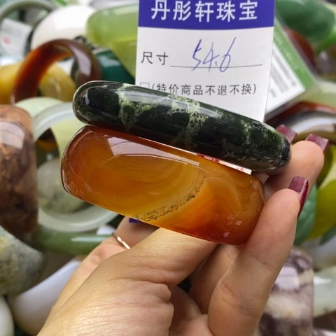 蛇纹石玉手镯未镶嵌