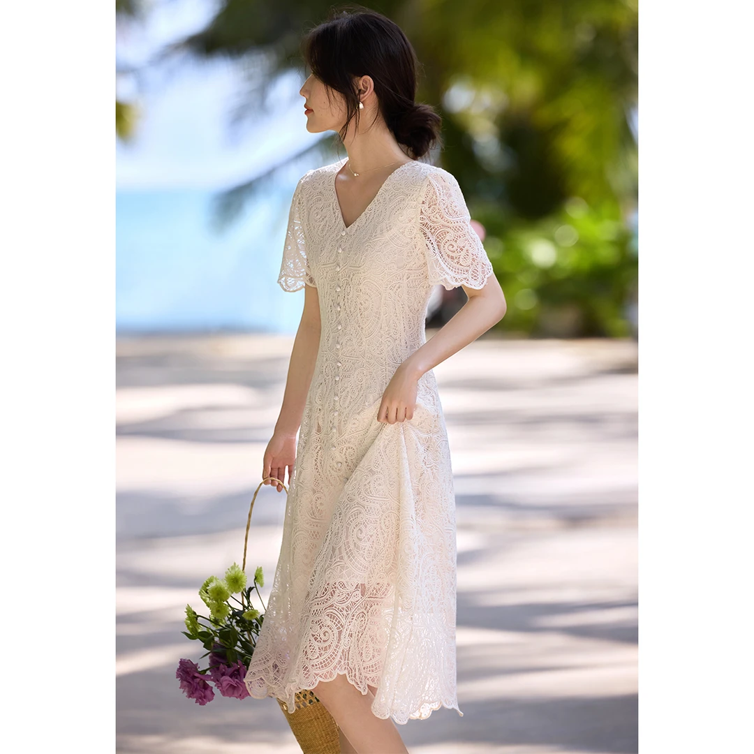 XWI/欣未【如画】气质复古优雅蕾丝v领2025夏新显瘦蕾丝连衣裙6038