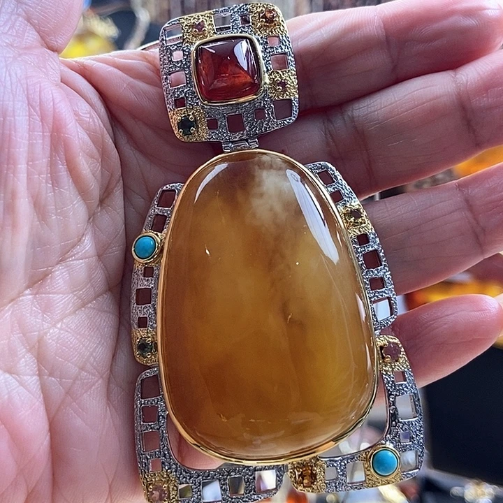 琥珀银S925镶嵌颈饰吊坠