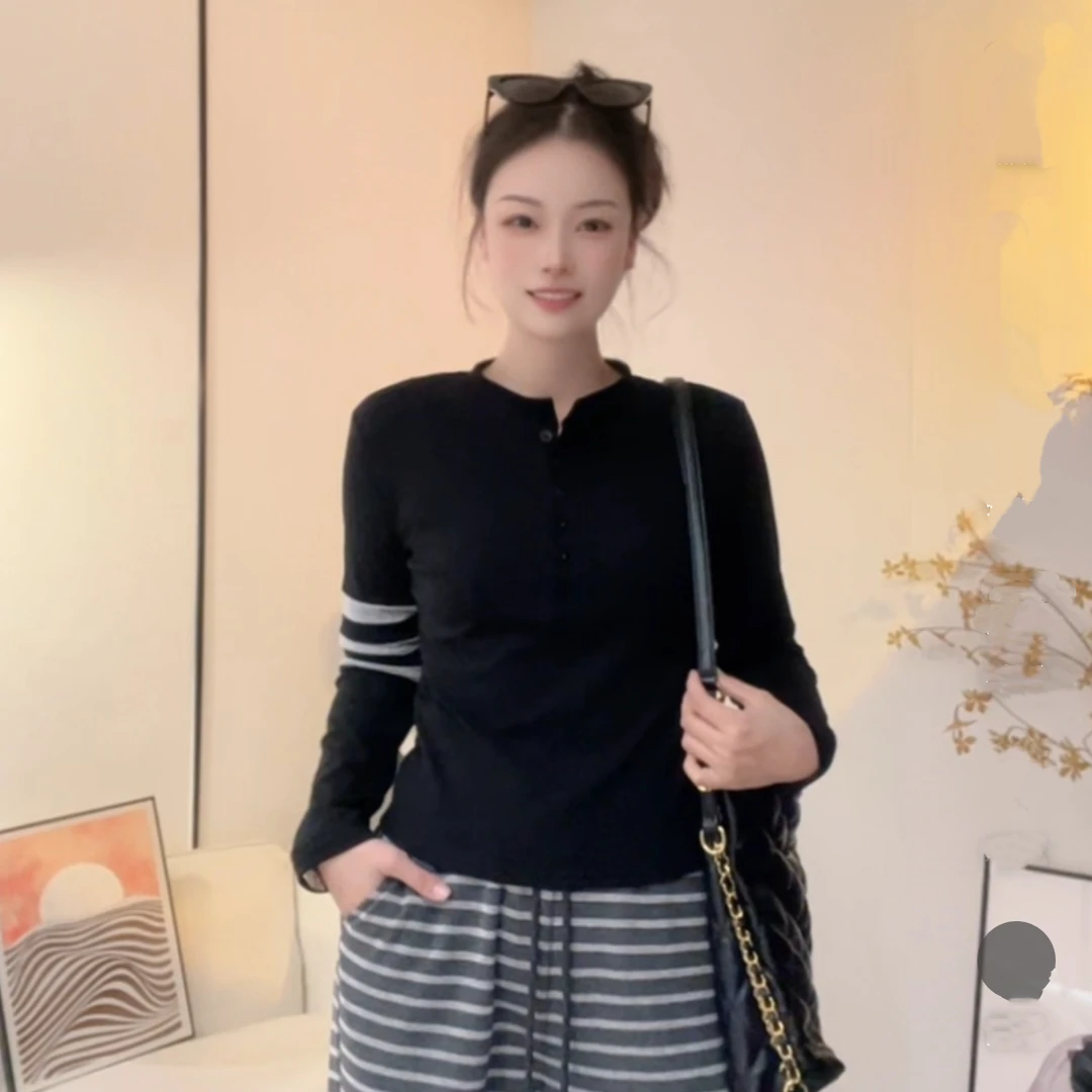 三条杠纽扣设计长袖打底衫66703