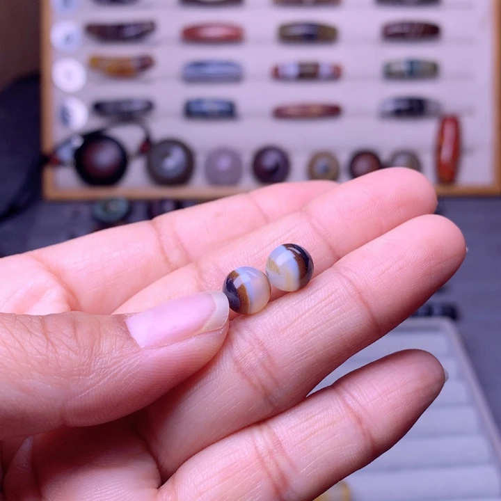 多***吐玛瑙/玉髓未镶嵌珠宝奇石