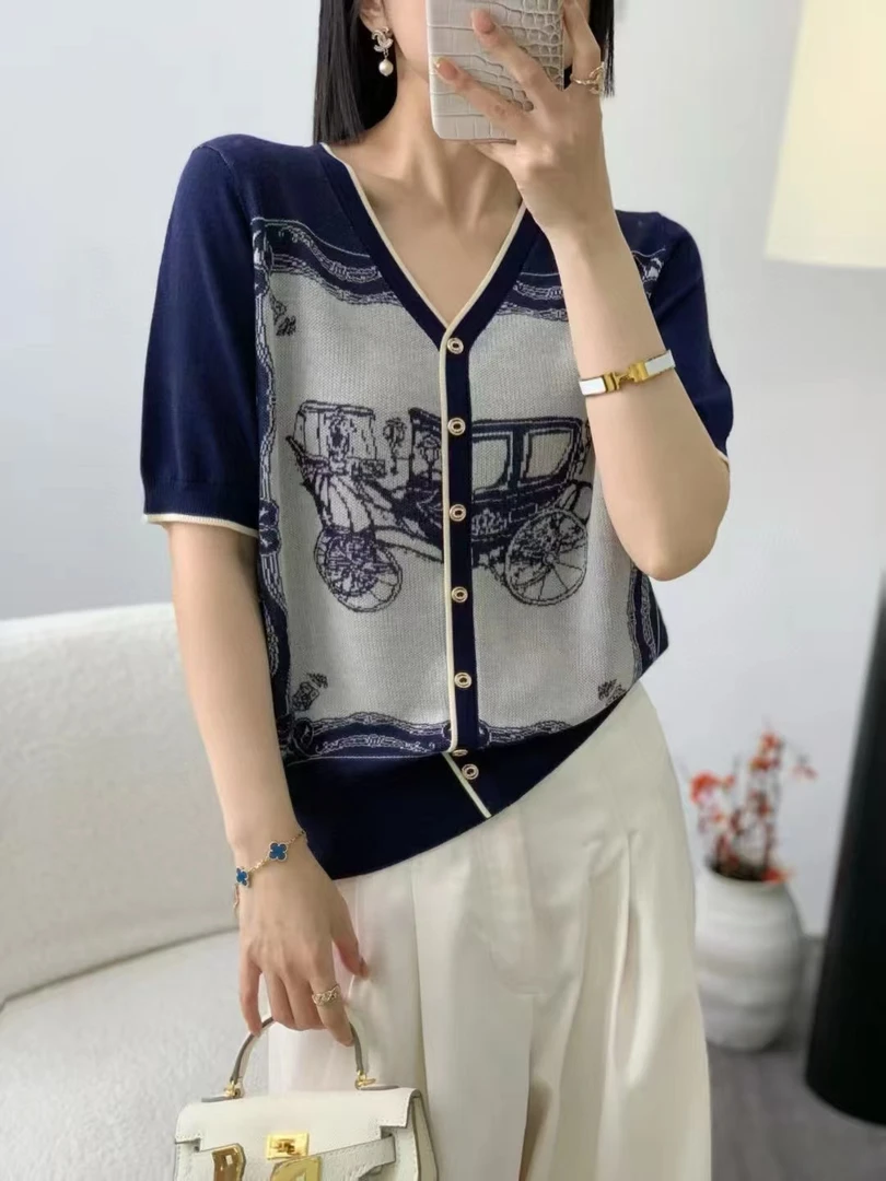 【爆款现货】刺绣复古马车短袖女V领开衫T恤