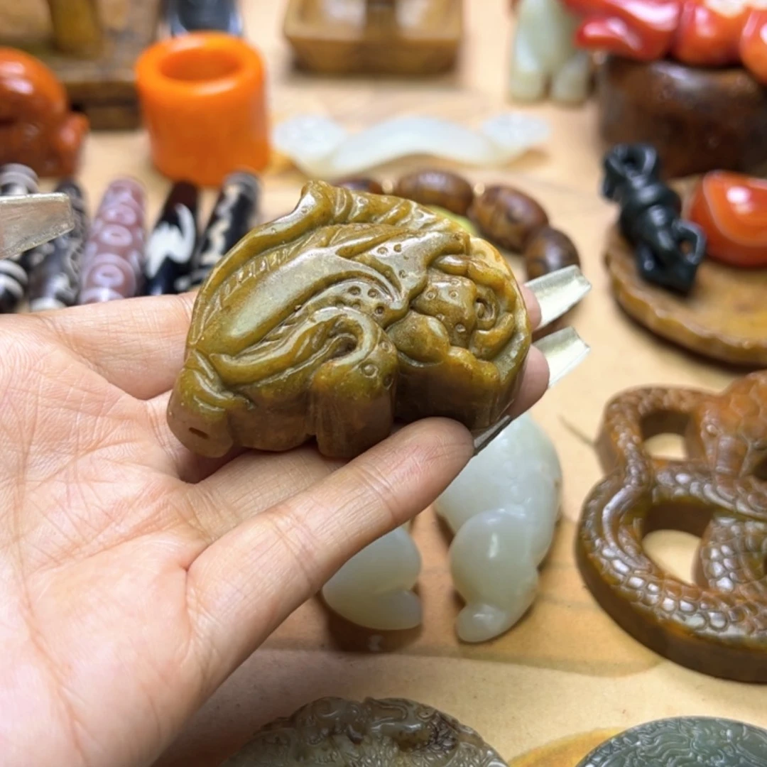 【闪购商品】蛇纹石玉颈饰未镶嵌