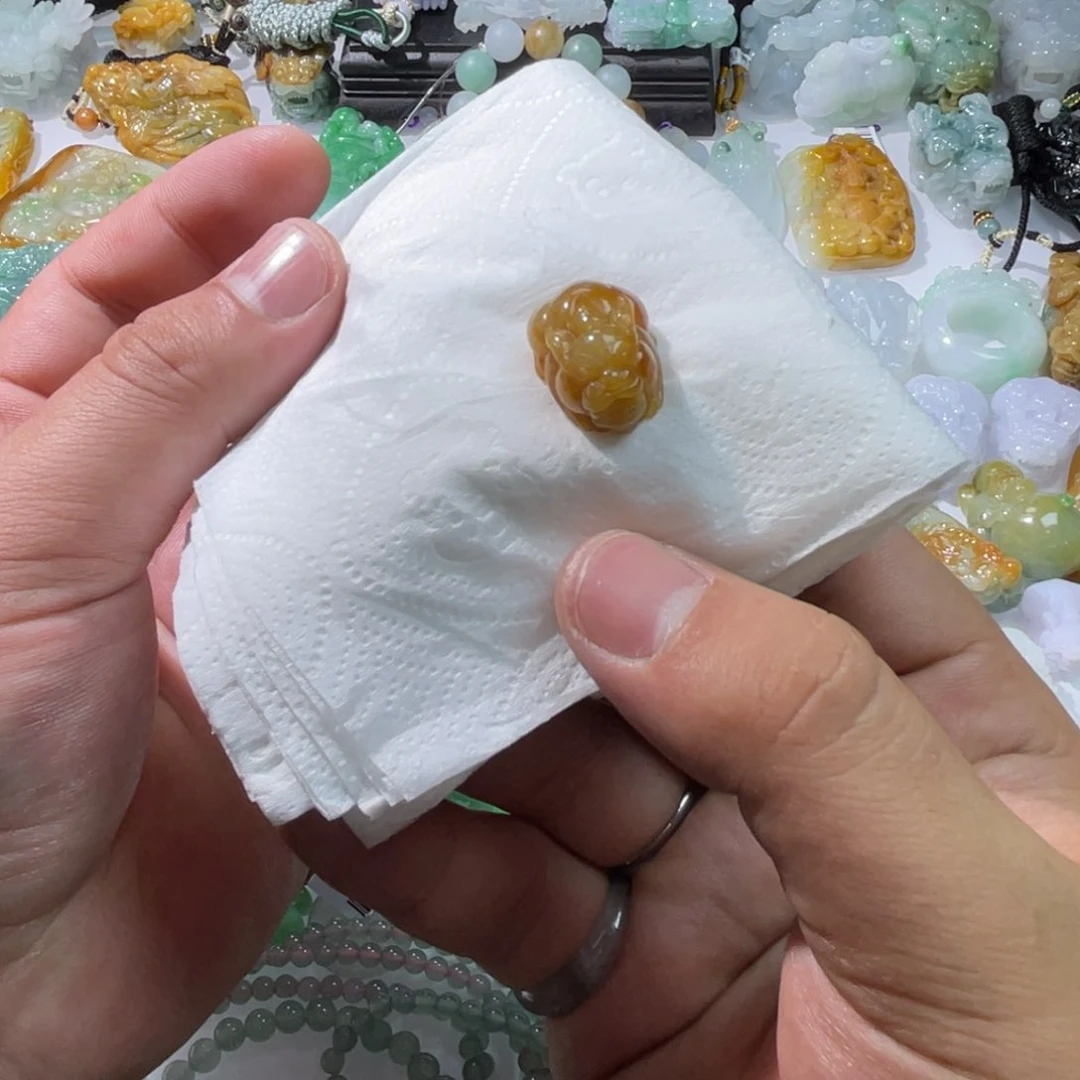 翡翠颈饰未镶嵌天然